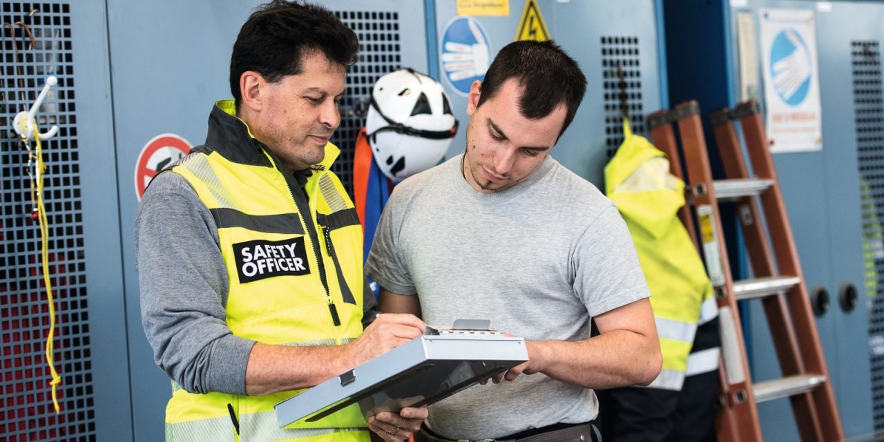 Hilti ON!Track training, supervisor, safety officer, certificates, health, safety, ladder, helmet,