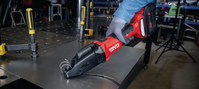 SSH 6-22 cordless metal shears Cordless double cut shear for fast cuts in sheet metal and profiles up to 2.5 mm│12 Gauge – with Hilti SSH CS blades included (Nuron battery platform) Applications 1